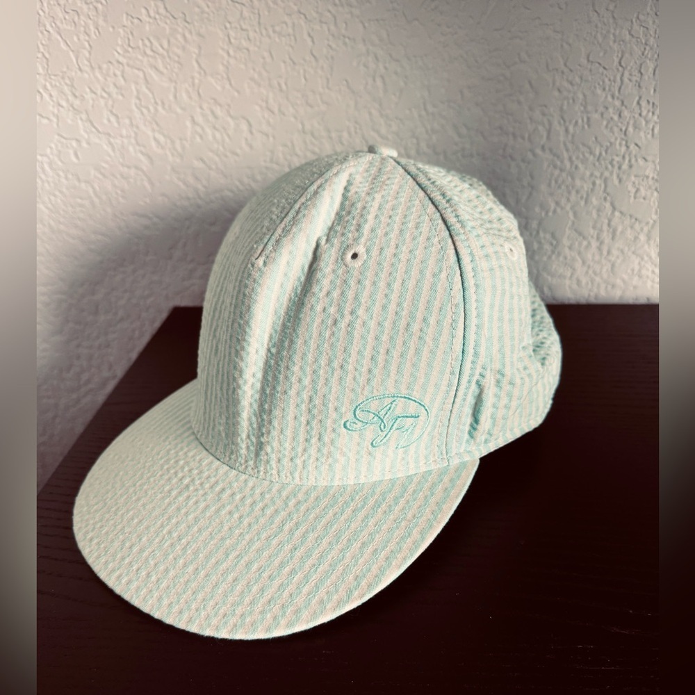 Nike Hat Cap Mens 7 1/2Fitted Air Force 1
Blue Ribbon Sports Pinstripe X Green